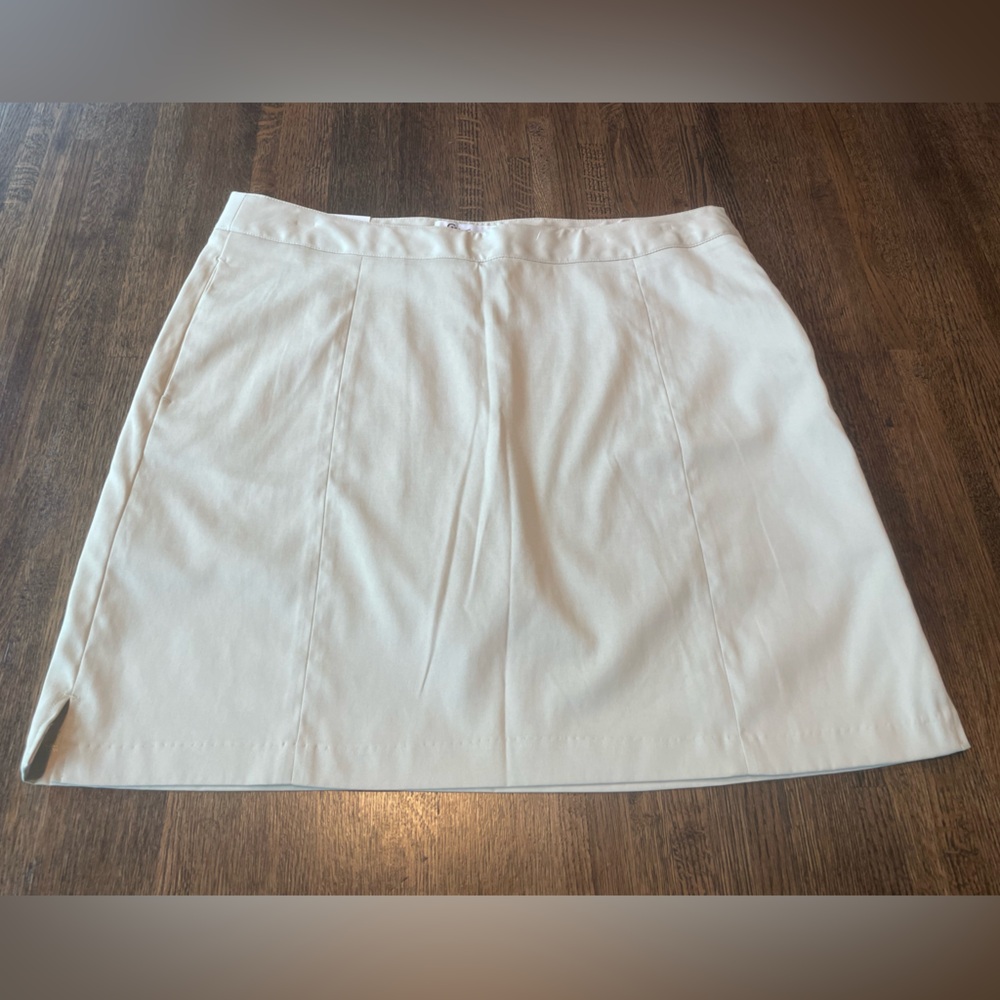 NWT Greg Norman Perfect Fit Skort - Size 10